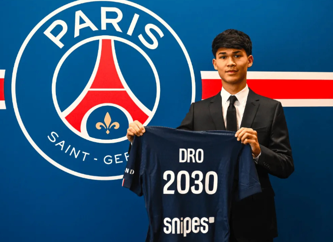 Stake-巴萨小马云空降大巴黎!签约4年,为钱背叛巴萨,拉波尔塔惋惜|巴塞罗那|拉马西亚|德罗·费尔南德斯|德罗|巴黎圣日耳曼_新浪体育_新浪新闻