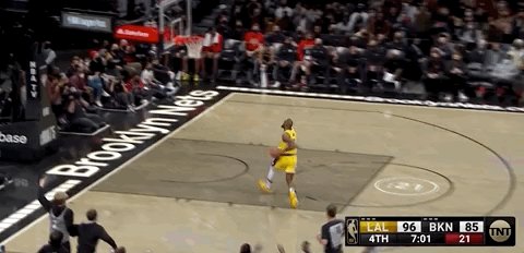 stake体育娱乐平台-浓眉归来为勒布朗减负 精彩暴扣令篮网主场倒戈