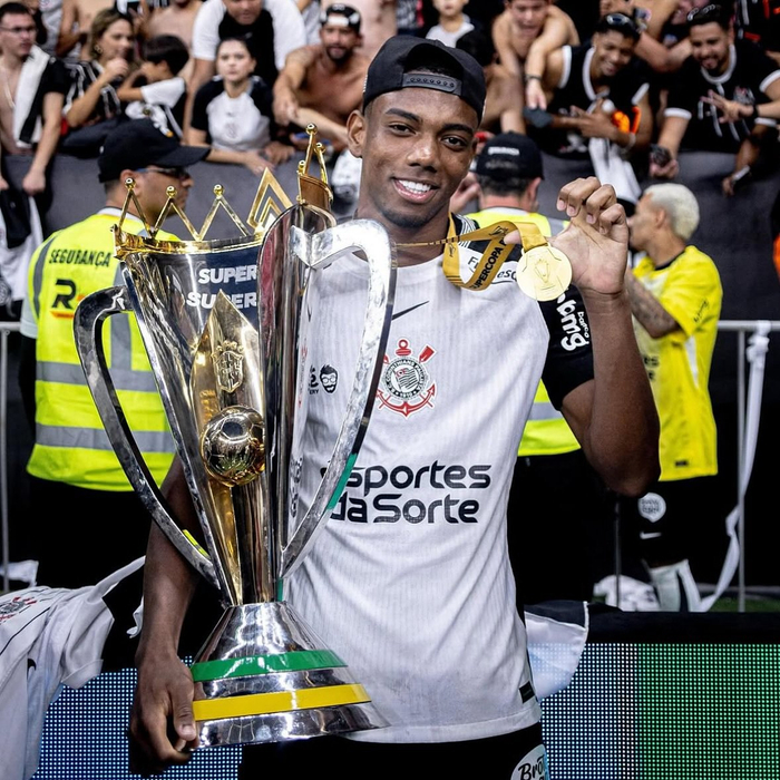 stake.com-米兰签署安德烈交易文件，或就科林蒂安违约诉诸国际足联|AC米兰|安德烈-安德烈|米兰-科林|ac米兰|巴甲_新浪体育_新浪新闻