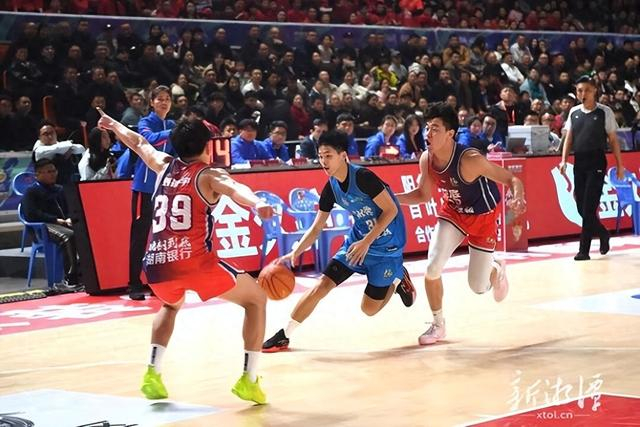 stake.com-约3500张票半小时售罄!“湘BA”湘潭主场一票难求|体育比赛|球迷|赛事|门票|数据_新浪体育_新浪新闻