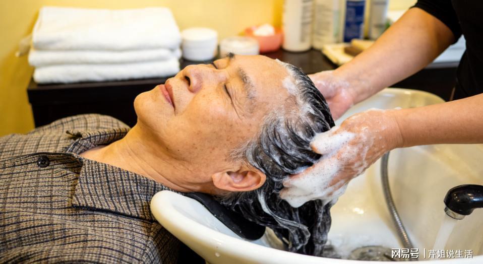 在线体育投注-洗头可能影响寿命？医生提醒：60岁以后，牢记洗头“5不要”